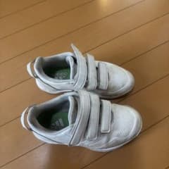 adidas ホワイトスニーカー トレーシュ　野球　19.5cmのサムネイル