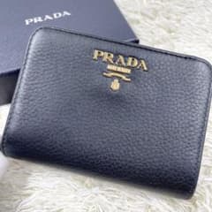 【極美品】 プラダ 折り財布 L字ファスナー ロゴ シボ革 ブラックのサムネイル