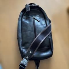 COACH レザー ボディバッグ ブラックのサムネイル