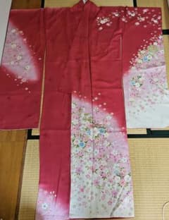 振り袖　赤、白色グラデーション花柄のサムネイル