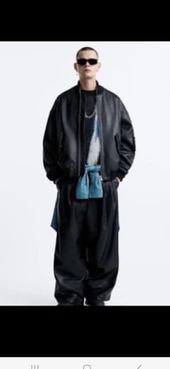 メゾンスペシャル　ZARA　レザーボンバージャケット。Ｍサイズのサムネイル