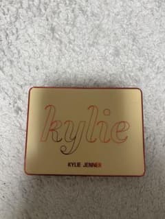 KYLIE COSMETICS　チーク&ハイライト※アメリカ限定品のサムネイル