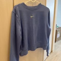 ショート丈NIKEトレーナーのサムネイル