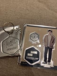 バーノン　アクリルスタンド　seventeen seventeenカフェのサムネイル