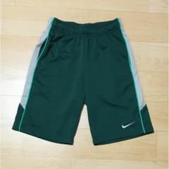 【MK721様専用】NIKE ハーフパンツ 130cmのサムネイル