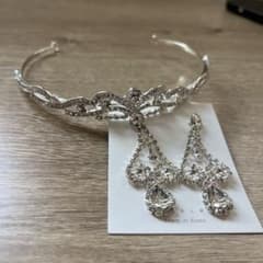 シルバークリスタルティアラとピアスセットのサムネイル