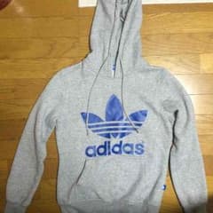 adidasパーカーのサムネイル