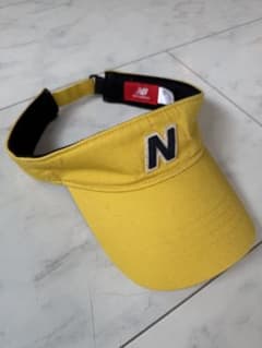 【新品未使用】New Balance イエローバイザー Nロゴのサムネイル