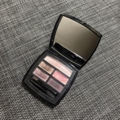 CHANEL LES BEIGES アイシャドウパレット Lightのサムネイル