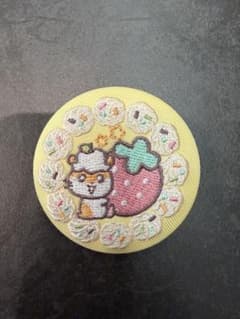 刺繍缶バッジ　サンリオ　コロコロクリリンのサムネイル