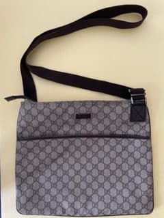 GUCCIショルダーバックのサムネイル