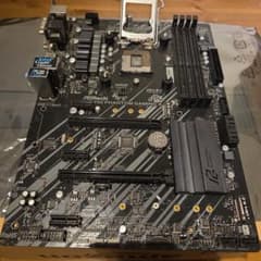 ASRock Z390 Phantom Gaming 4 マザーボード 本体のサムネイル