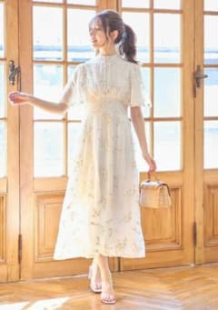 Tocco closet フラワー刺繍×ドットフレアスリーブワンピースのサムネイル