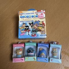 サンリオ　チョコボックス　日焼けチャーム　4種　シークレット　キティ　シナモンのサムネイル