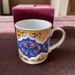 トルコ産　KUTAHYA 磁器 マグカップ 青と金のサムネイル