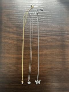 おもちゃのペンダント　ネックレス　3本のサムネイル