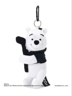 激レア新品タグ付きくまのプーさん ストラップ付きぬいぐるみボールポーチ 激レア新品タグ付きくまのプーさん ストラップ付きぬいぐるみボール