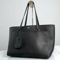 【美品】 トリーバーチ パーカー ロビンソン トートバッグ ブラック レザー 美品】 トリーバーチ パーカー ロビンソン トートバッグ ブラック