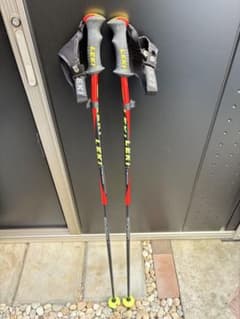 LEKI スキー ストック HSS 赤/黒LEKI　カーボン110cm LEKI スキー ストック HSS 赤/黒LEKI カーボン110cm - メルカリ