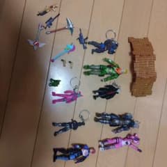 フォートナイト フィギュア キーホルダー 武器セットのサムネイル