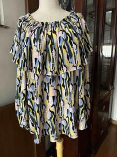 美品EMILIO PUCCI エミリオプッチ シルク100%ブラウス - メルカリ