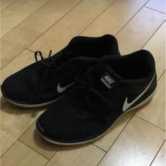 NIKEのサムネイル