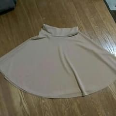 Kaori Aitoku様専用　ベージュ膝丈スカートのサムネイル