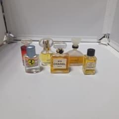 香水セット ミニボトル（Chanel, Ferrariなど）6本 - メルカリ