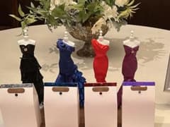 ドレス色当てクイズ用 ドレス人形4色セット ウェディングのサムネイル