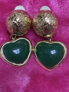 VOGUE BIJOUX ゴールドカラー グリーンハート クリップ式イヤリングのサムネイル