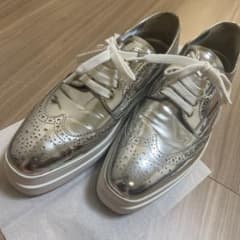 PRADA メタリックスニーカープラダ ウィングチップ スニーカー 37 
