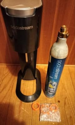 ソーダストリーム と空ガスシリンダーと付属品のサムネイル
