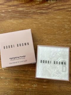 BOBBI BROWN ハイライティングパウダー　L44  ペタルグロウのサムネイル