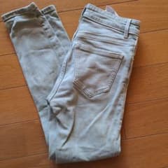 ZARA ライトグリーンスキニーデニム EUR 82のサムネイル