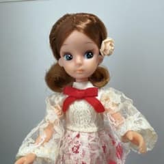 ♡2代目リカちゃん♡　当時物洋服・バラの台座付き　昭和レトロのサムネイル