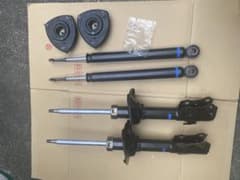 Vitz RS ncp13 純正ショックアブソーバー　サス　セットのサムネイル