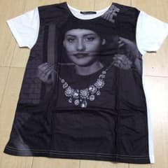 エモダ EMODA ティーシャツのサムネイル