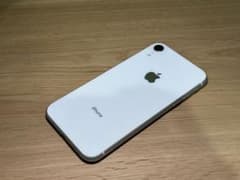 Apple iPhone XR 64GB ホワイト スマホ　訳ありのサムネイル