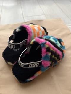 UGG カラフルファーサンダル　19.5cmのサムネイル