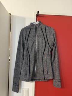lululemon ルルレモン　ディファインジャケット　サイズ6のサムネイル