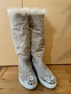 miumiu ビジュー付き ムートンブーツ ベージュのサムネイル
