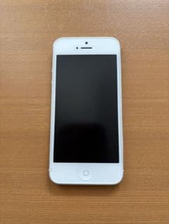 ˚*₊様 【ジャンク品】iPhone5 本体のみ 16GB ホワイト(背面シルバのサムネイル