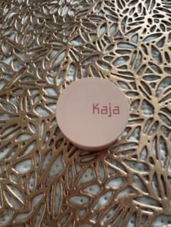 Kaja Glowing Guava パウダーアイシャドウのサムネイル