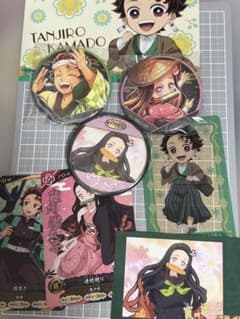 鬼滅の刃 竈門兄妹 缶バッジ カード 詰め合わせセット ポスカおまけのサムネイル