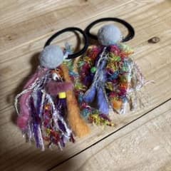 カラフルタッセルヘアゴム2個セットのサムネイル