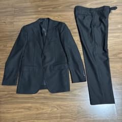 メンズ 黒スーツのサムネイル