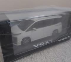 Voxy 90系ミニカー 1/30 ホワイトパールクリスタルシャイン - メルカリ