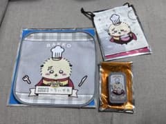 ココス　ちいかわコラボ　ラッコ　ミニタオル・巾着・スライドケース 3点セットのサムネイル
