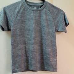 ユニクロ　Tシャツ　120cmのサムネイル