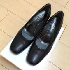 FAUVE 黒 パンプスのサムネイル